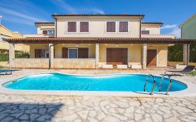 Apartments Volme Romina